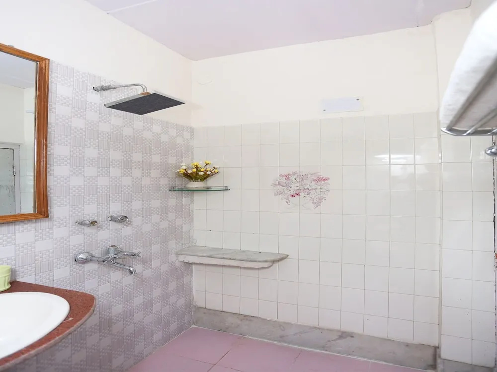 OYO 9730 Home 2 BHK Lake view Mall road