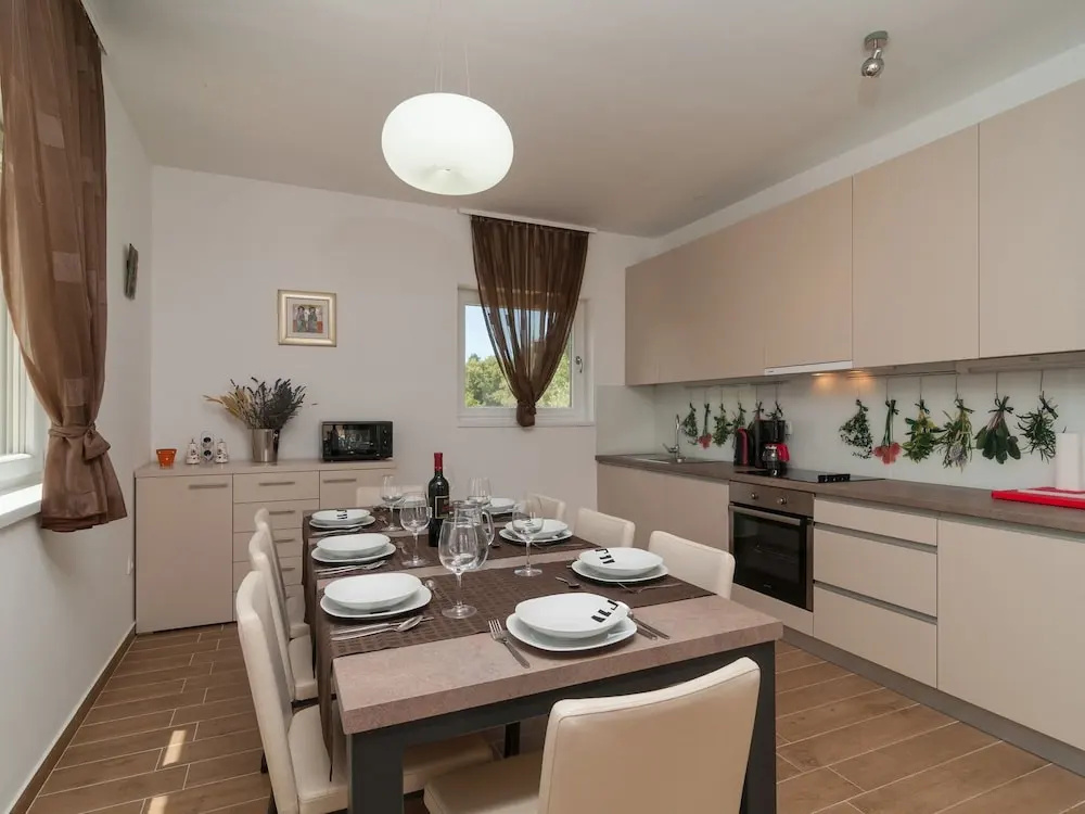 Gorgeous Holiday Home in Skrip Near Centre with Pool