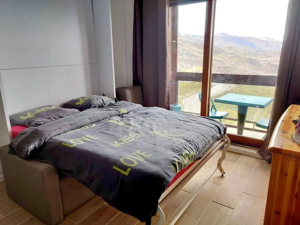Apartment with One Bedroom in Villarembert, with Wonderful Mountain View, Pool Access And Furnished Balcony