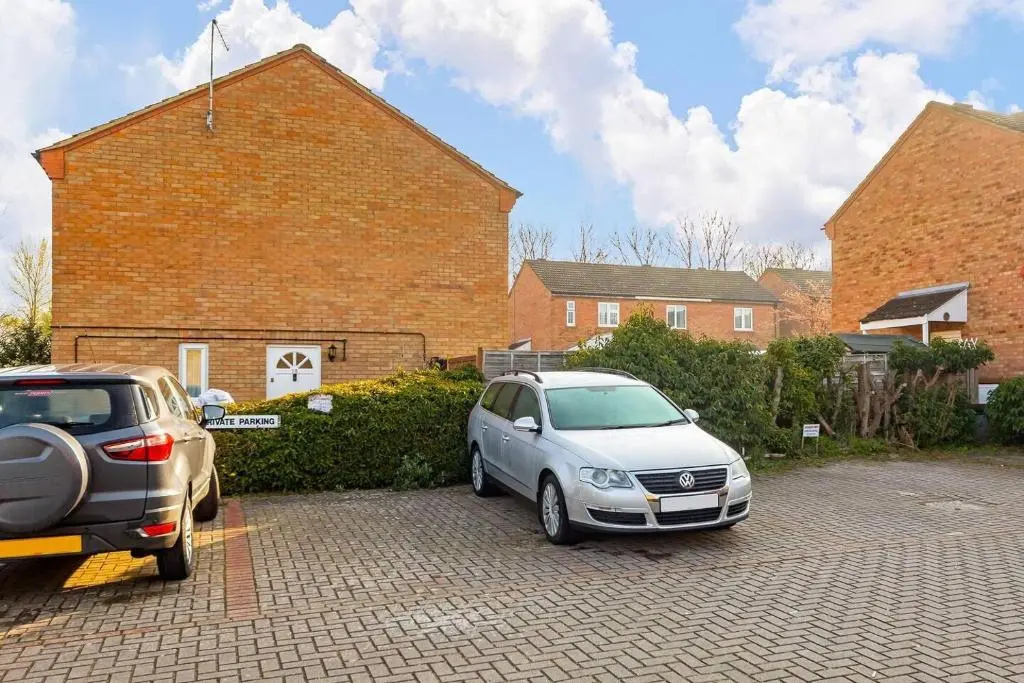 Milton Keynes Oldbrook Dexter-2BR by Homely Spaces