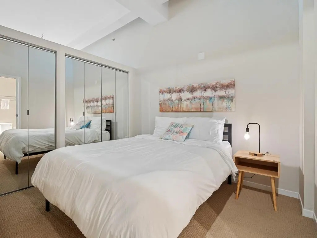 Heart of Downtown with Amazing Amenities steps from Nightlife 503