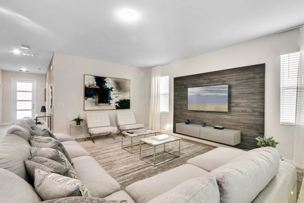 6 Bedrooms 6 Bathrooms Storey Lake 4528 TB