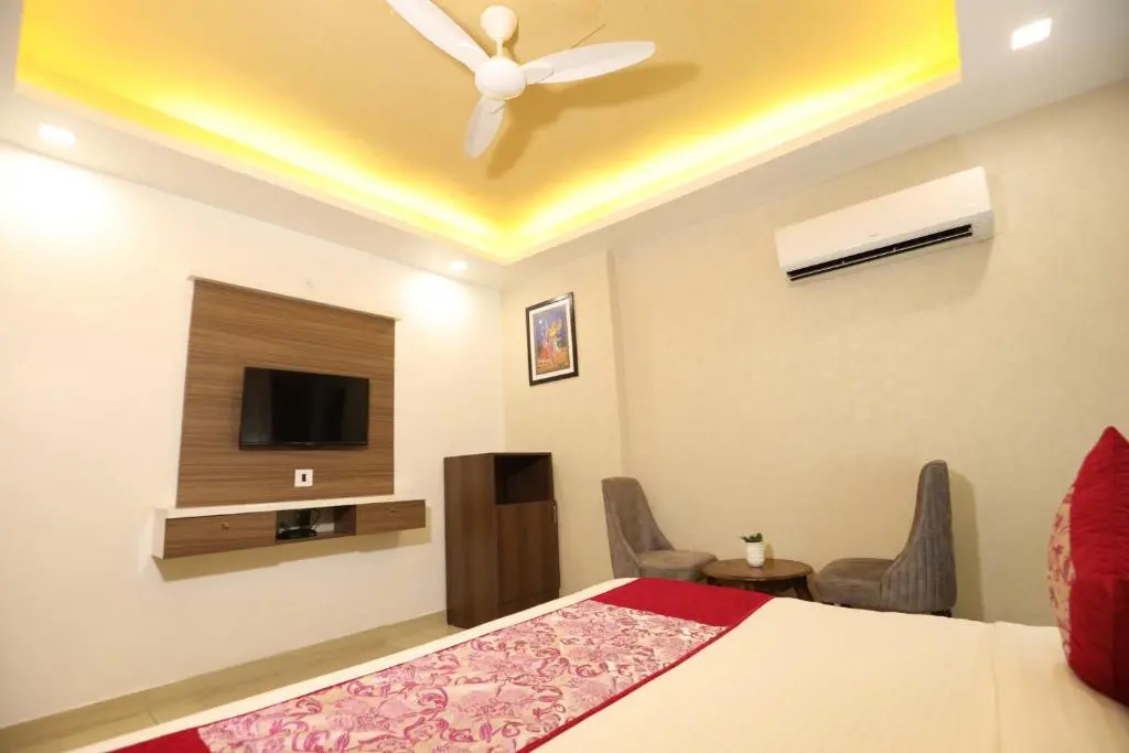 Hotel Lavit Couple Friendly near Faridabad Metro station