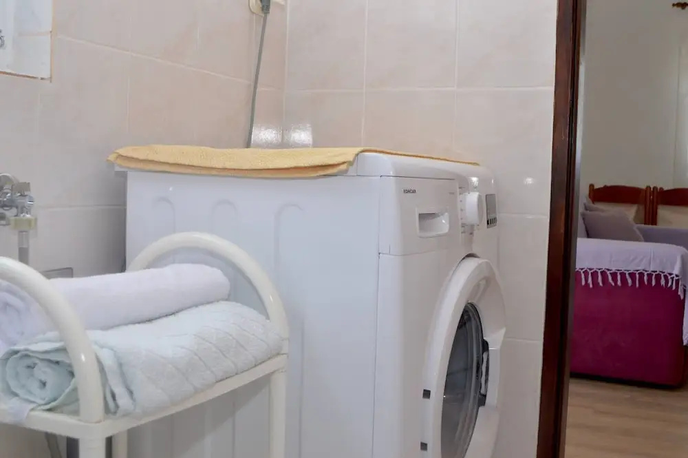Room in Apartment - Charming Apartment Venilia Blue, Sleeps 4