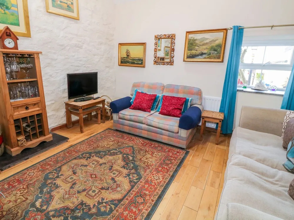 Horseshoe Cottage