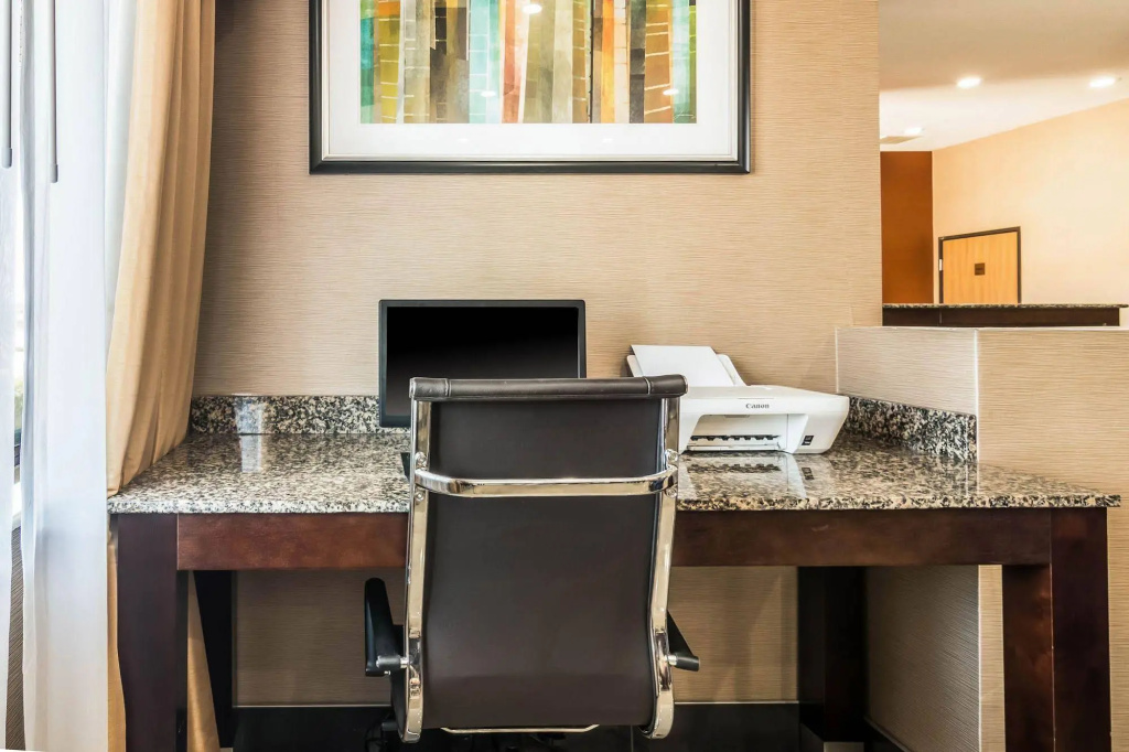 Quality Inn & Suites Salem Area