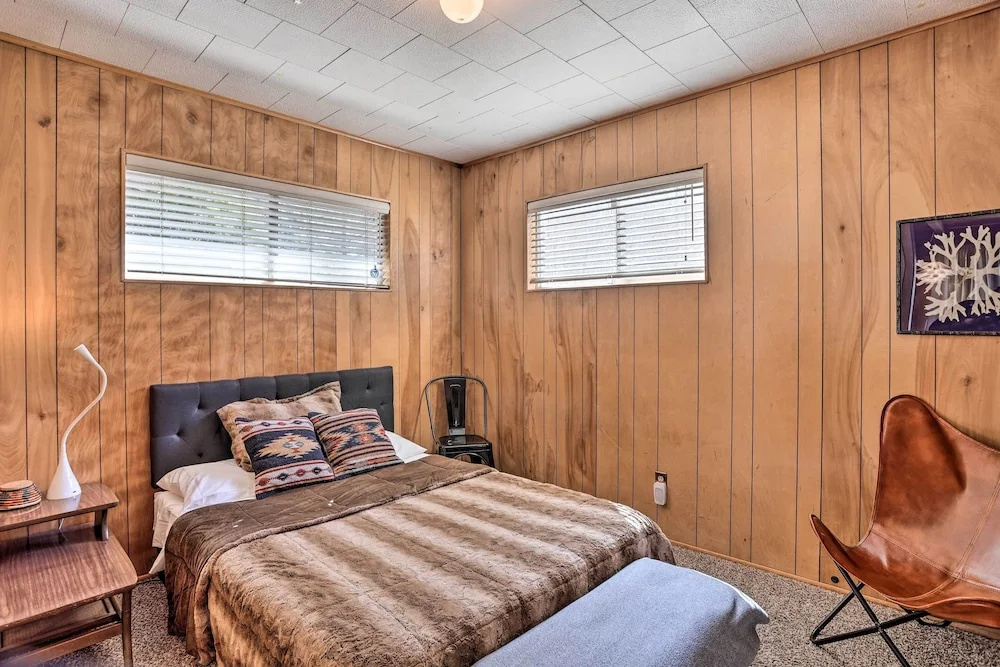 Peaceful Cozy Cabin ~ 3 Mi to Big Bear Lake!