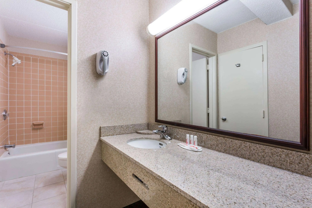 Ramada Quantico