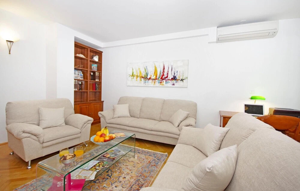 Awesome Apartment in Split With Wifi and 3 Bedrooms