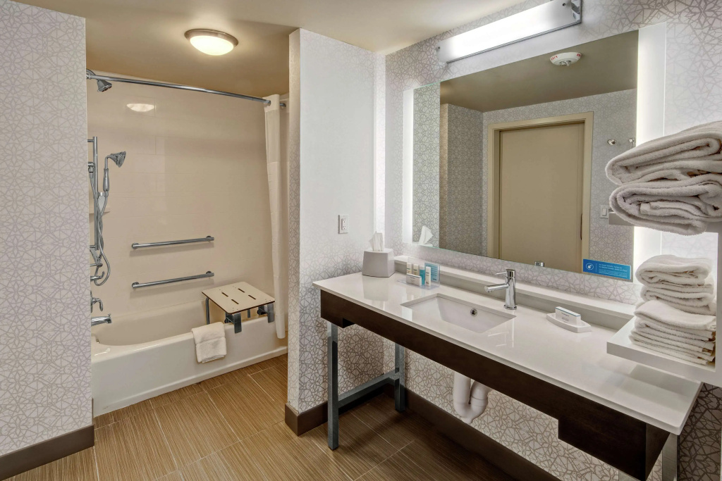 Hampton Inn Fresno Airport