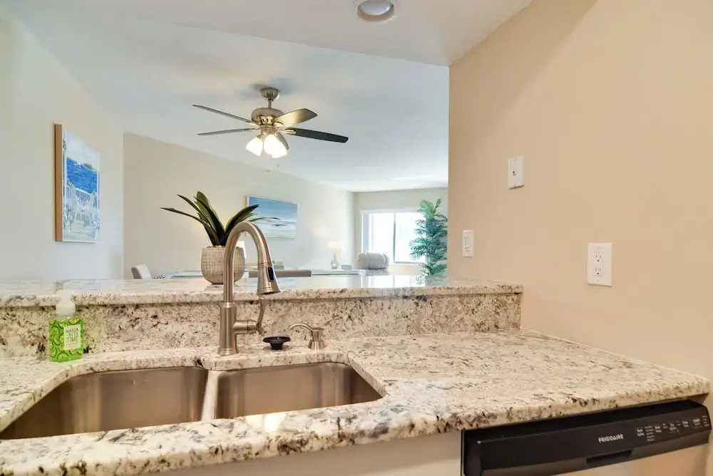 Walk to Bradenton Beach: Gulf-view Home w/ Lanai