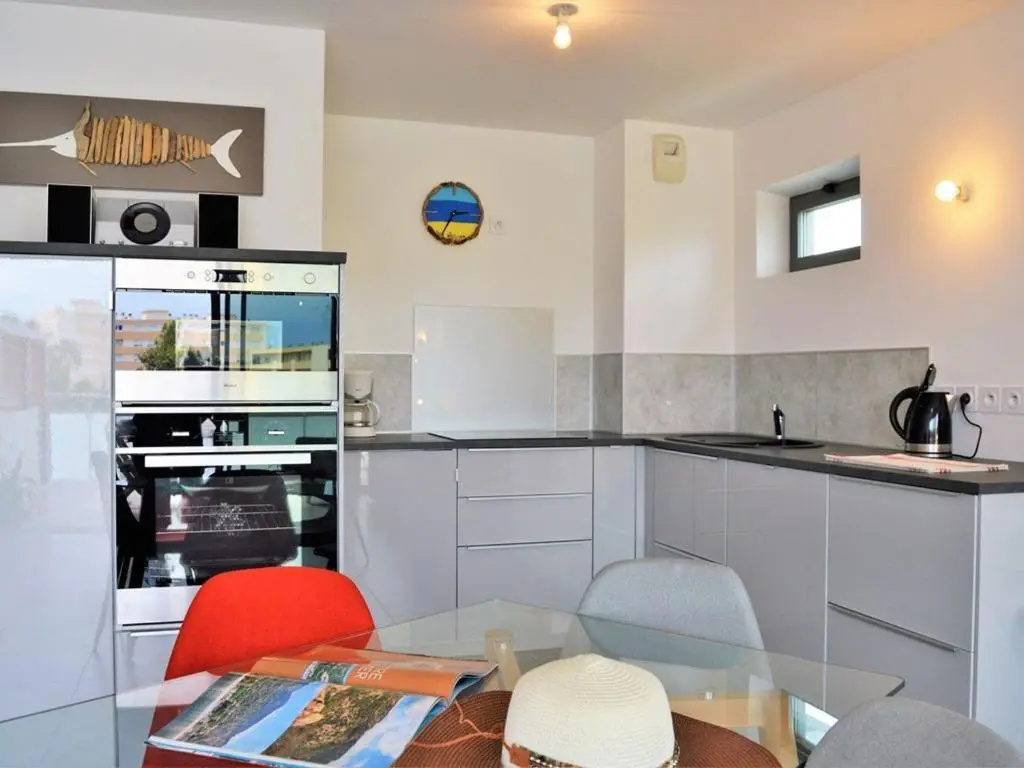 Appartement Le Lavandou, 3 pièces, 6 personnes - FR-1-251-331