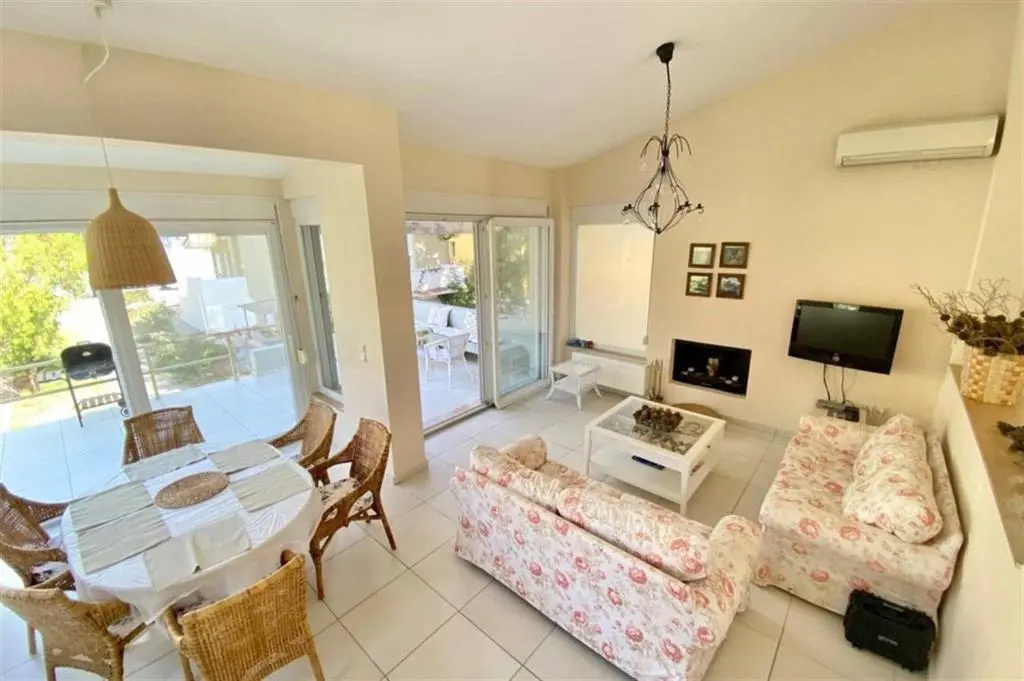 Helios Seafront Villa Rachoni - 3 bedrooms 7 guests