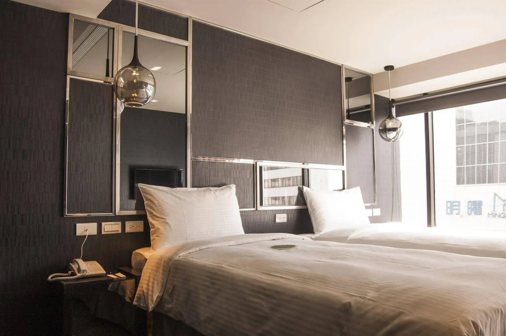 Vendome East Inn