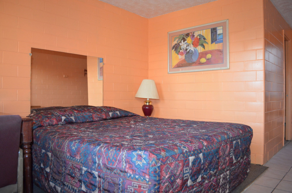 Admiral Motel