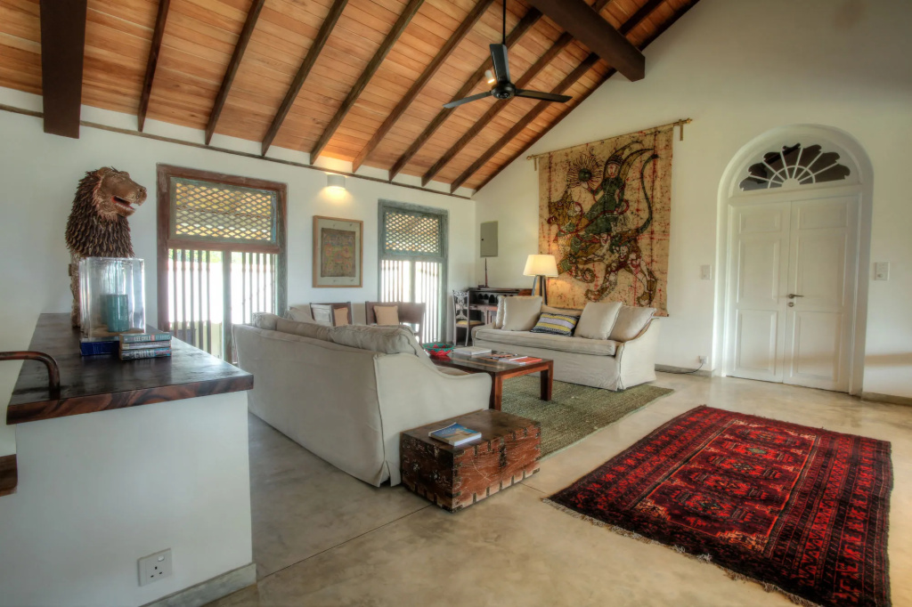 Villa Saffron Hikkaduwa