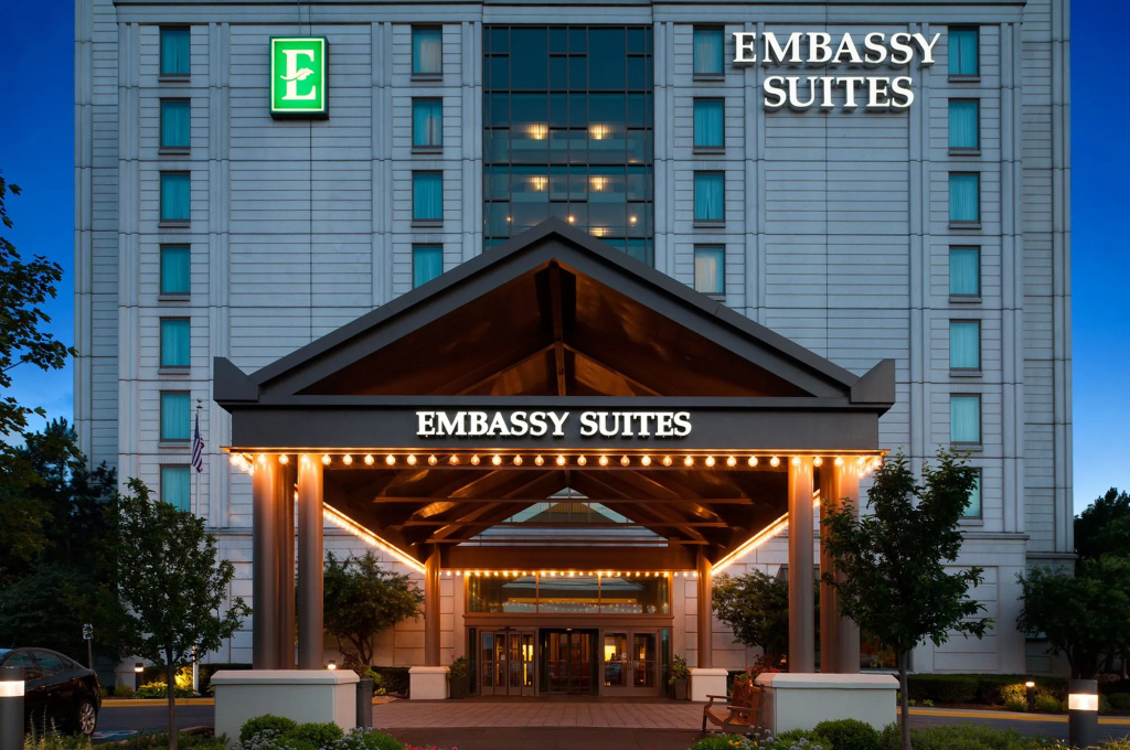 Embassy Suites by Hilton Chicago Lombard
