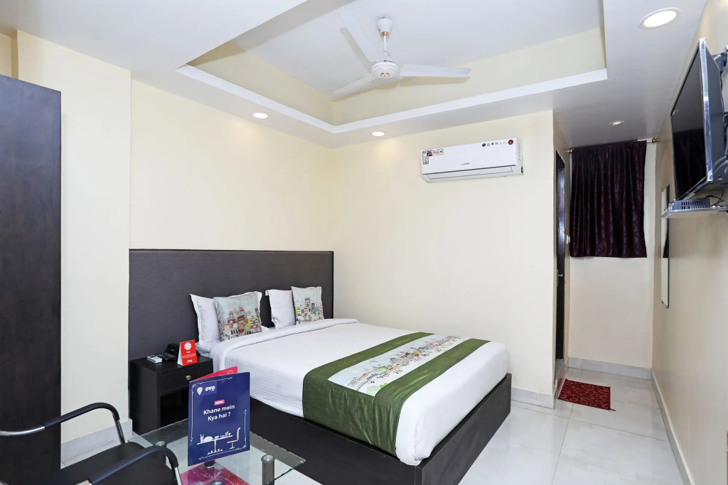 OYO 9193 Hotel Maple