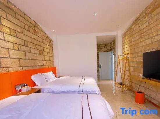 Huahua Coral Courtyard B&B (Weizhou Island Blue Bridge Branch)