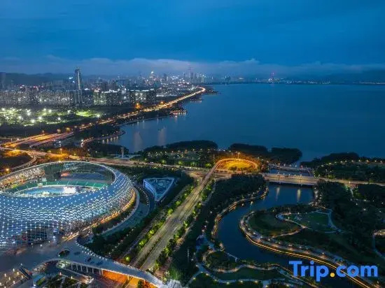 Yi Zhi. High Floor City View Huge-Screen Apartment(Shenzhen North Railway Station, Wanke Yue City)