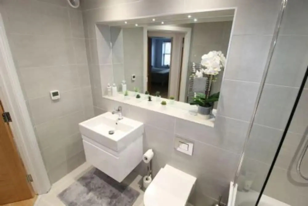 Middle Chine - 2 Bedroom Holiday Home