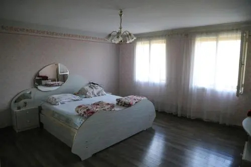 Farm Stay Salas 302