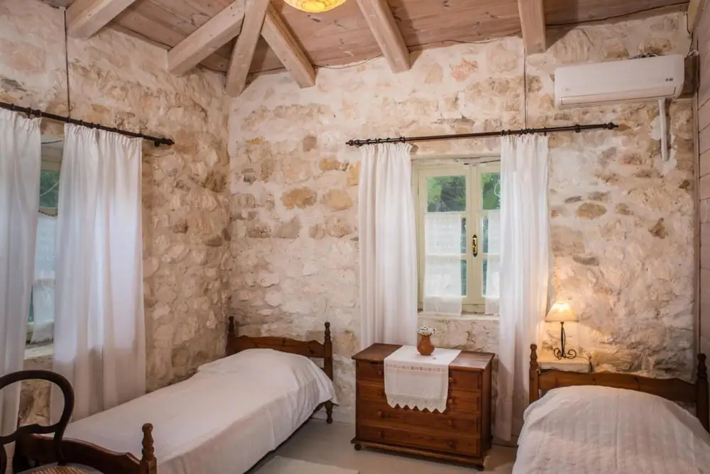 Jianni\s Villa - Stone Villa in the Greenery