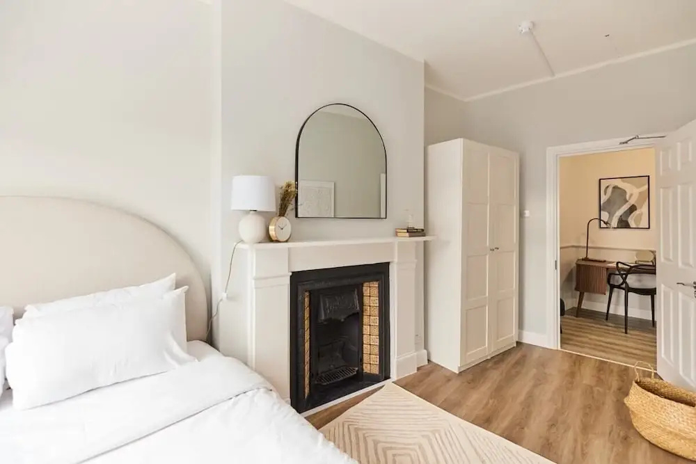The Hammersmith Escape - Alluring 5bdr Flat
