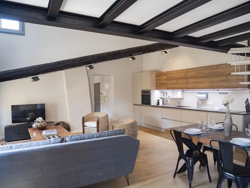 Cozy Nest In The Center Of Isle Sur La Sorgue For 4 People
