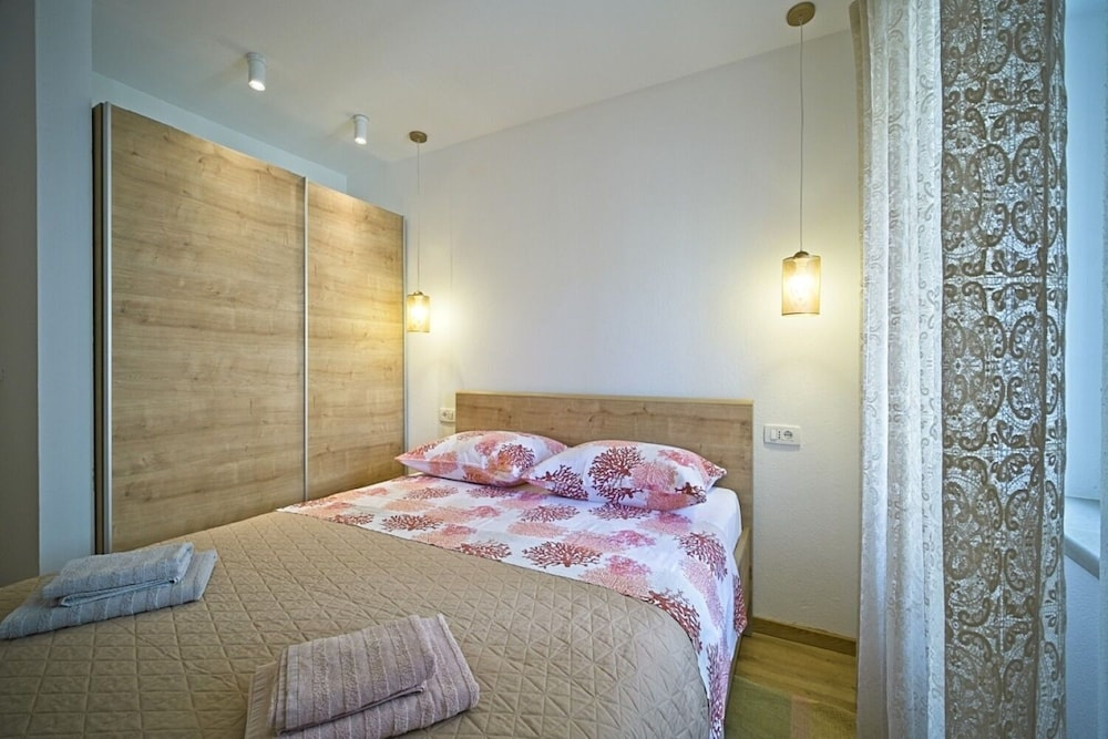 Apartment Afitojen