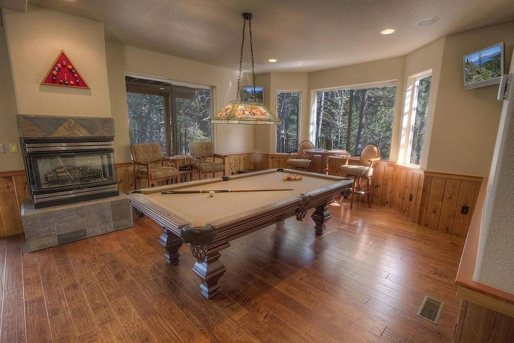 Truckee River Lodge