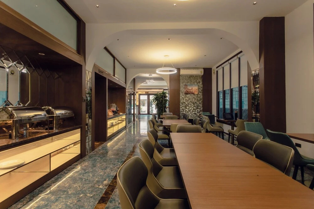 Riverside Hotel