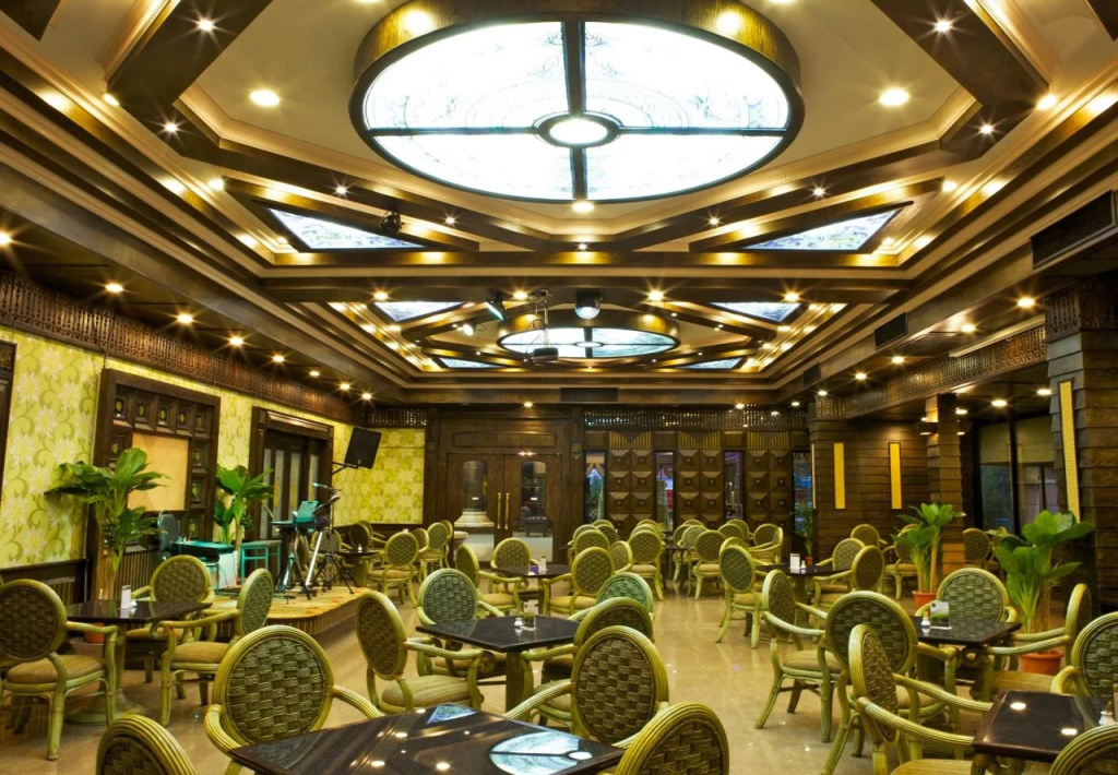 Ruean Phae Royal Park Hotel
