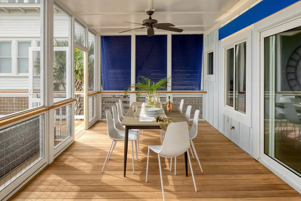 Ocean's Eye by Avantstay Beach Front Home w/ Roof Top, Pool & Putting Green!