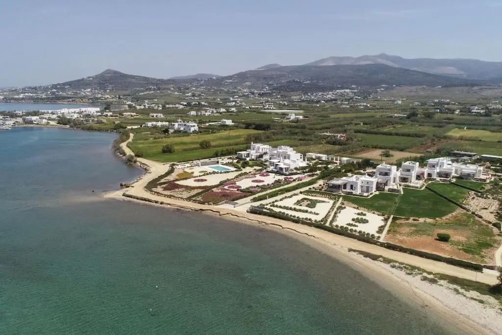 SUNRAY Paros Beach front 2 bedroom house next to kite sports