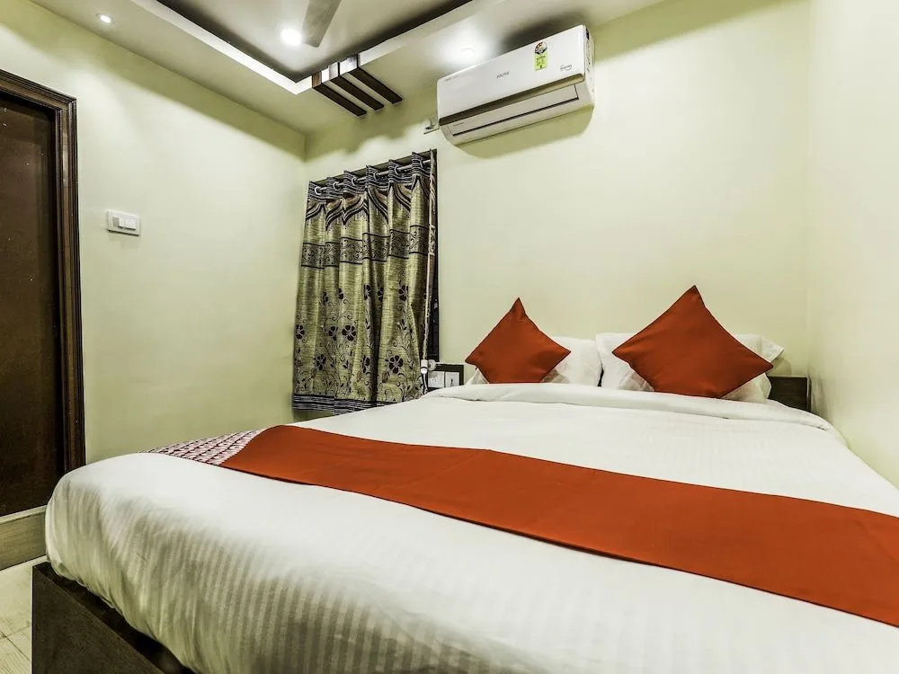OYO 14925 Harsha Residency