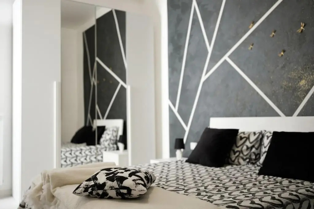 NewLife 8.15 Holiday Home Black