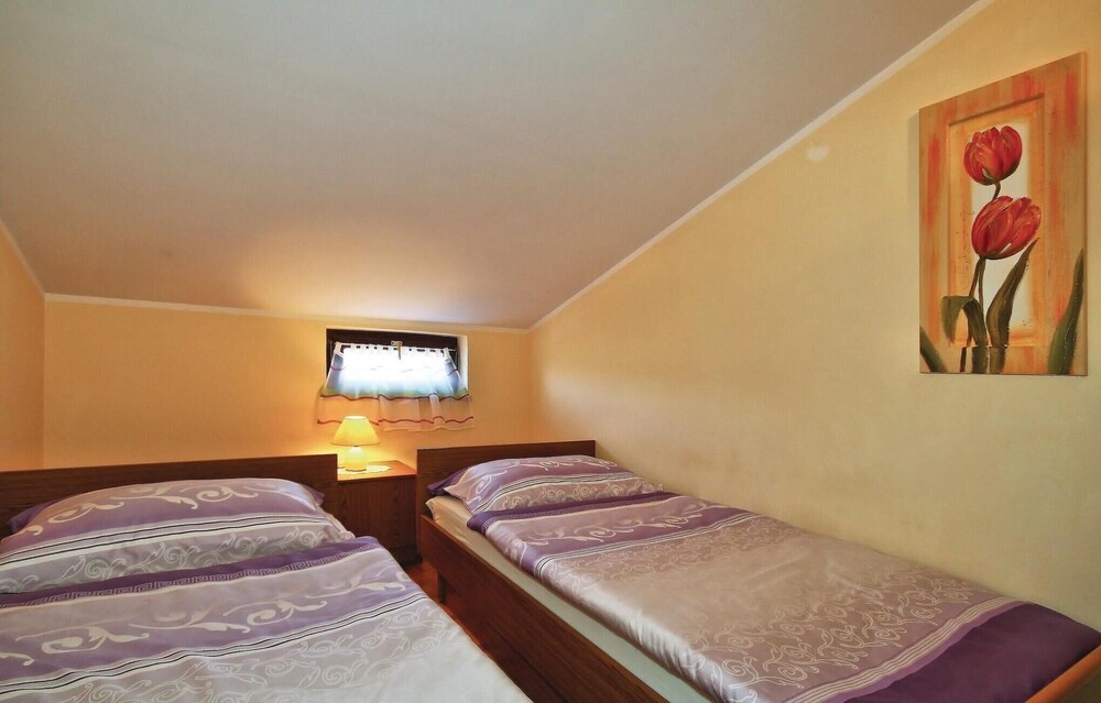 Nice Home in Porec With Wifi and 4 Bedrooms
