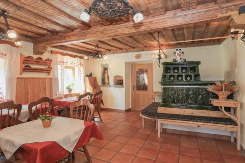 Farm Holidays Povsin
