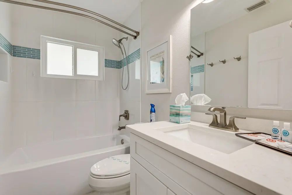 Port Charlotte Retreat w Heated Saltwater Pool
