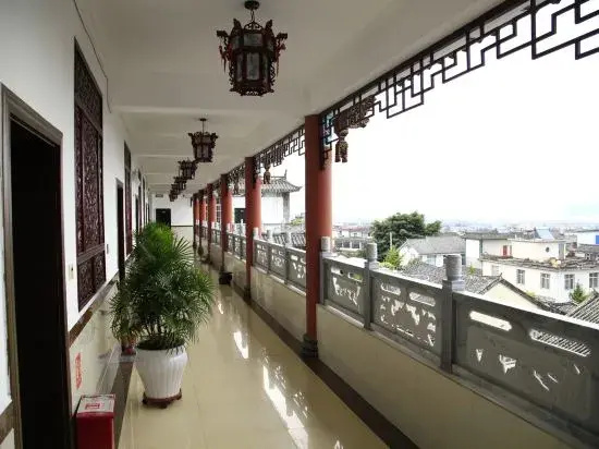Lincang Yihai Hotel