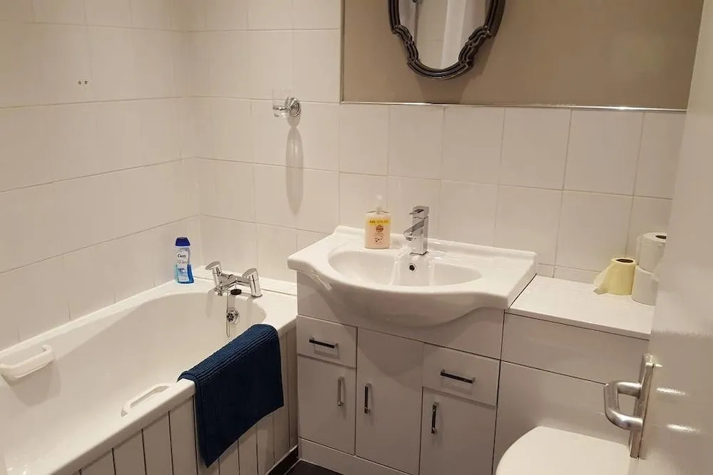 Dragon - Dumbarton Apartment 2 Bedroom Home