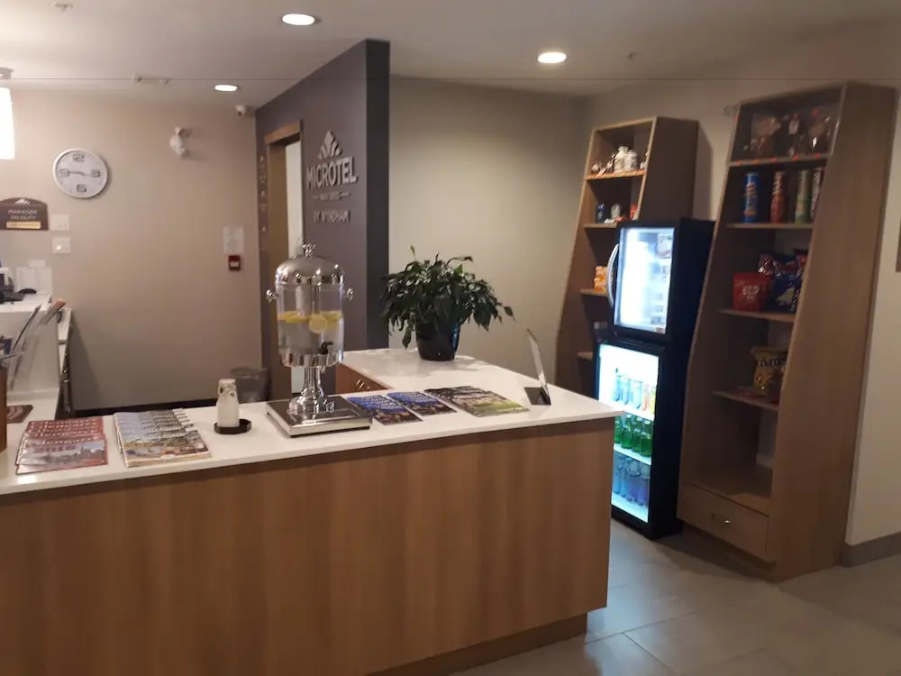 Microtel Casselman