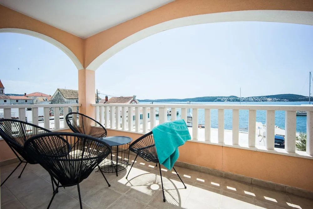 Sea you soon by the beach 2bedroom suite