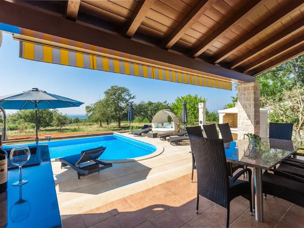 Gorgeous Villa With Private Pool and Covered Terrace & Sea View