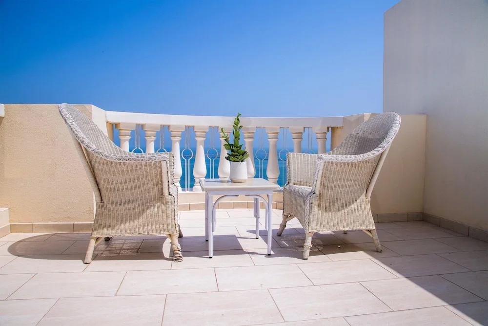 Al Hamra Village Holiday Apartments
