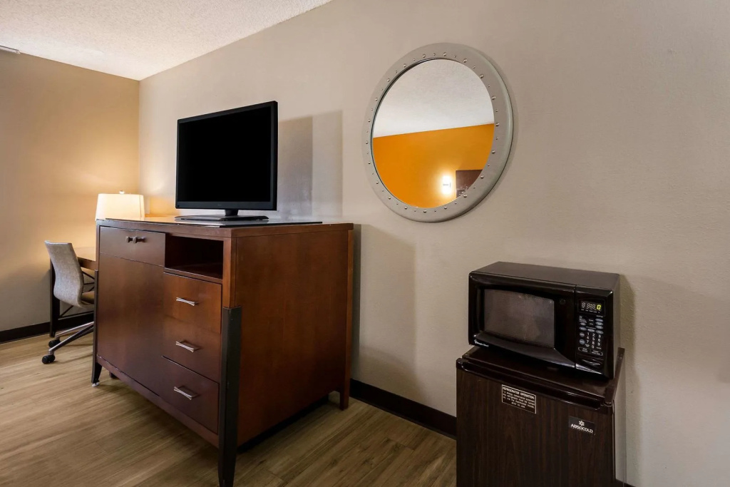 Express Inn & Suites San Antonio near SeaWorld - Medical Center