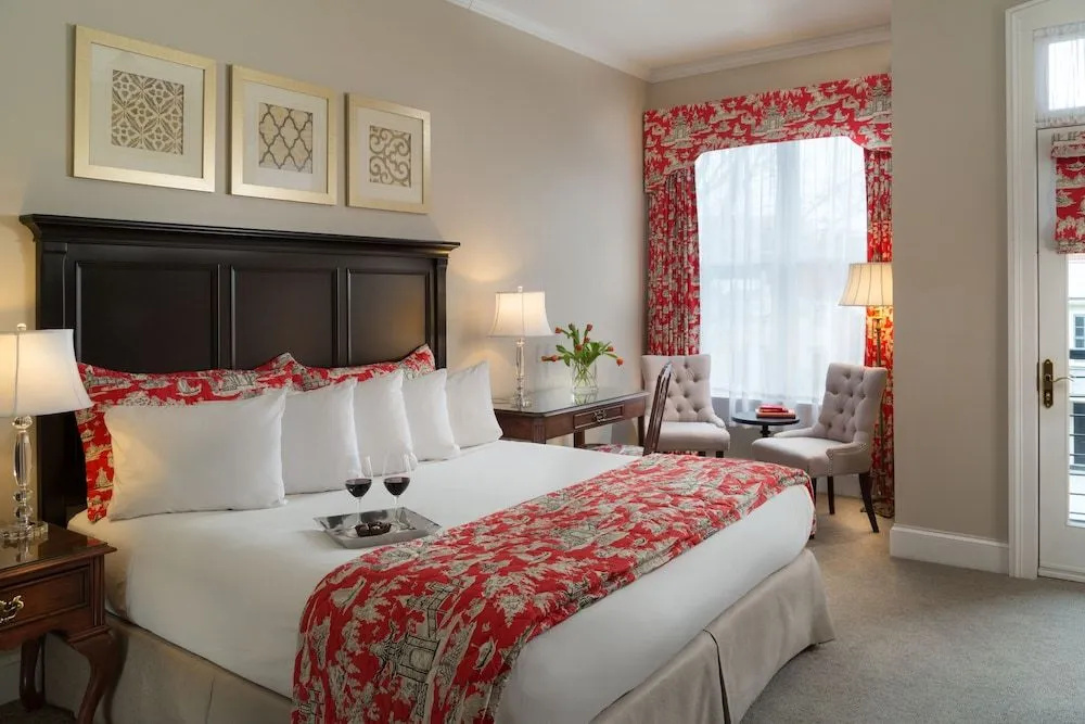 Saratoga Arms Hotel