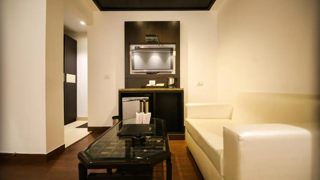 Hotel The Prime Balaji Deluxe, City Centre, With Free Airport Pickup