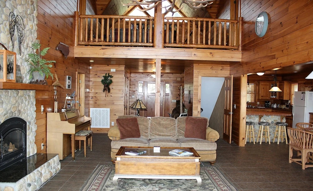 Heaven's Gait-mountain Log ,hottub,views 3 Bedroom Home